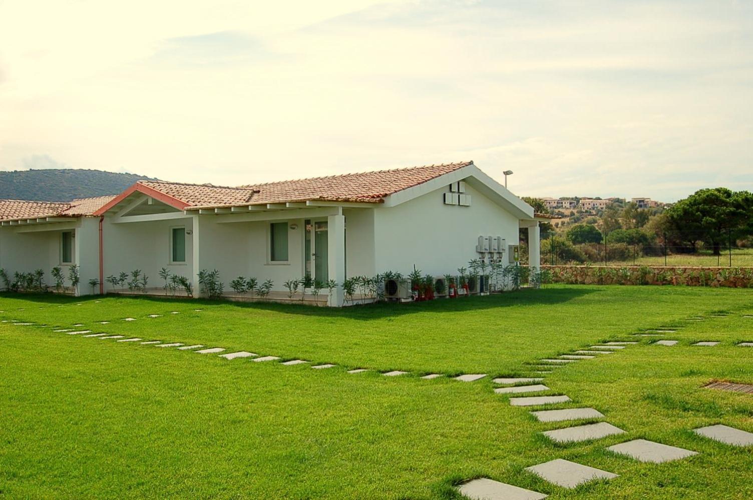 Hotel Budoni Beach Exterior photo