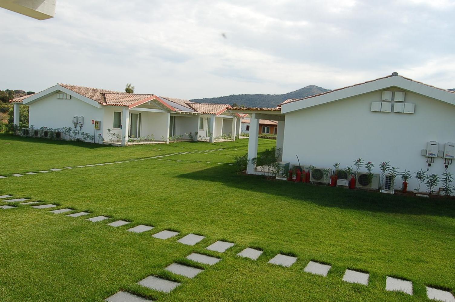 Hotel Budoni Beach Exterior photo